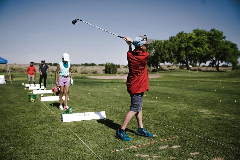 How do you prevent shoulder injuries in golf?