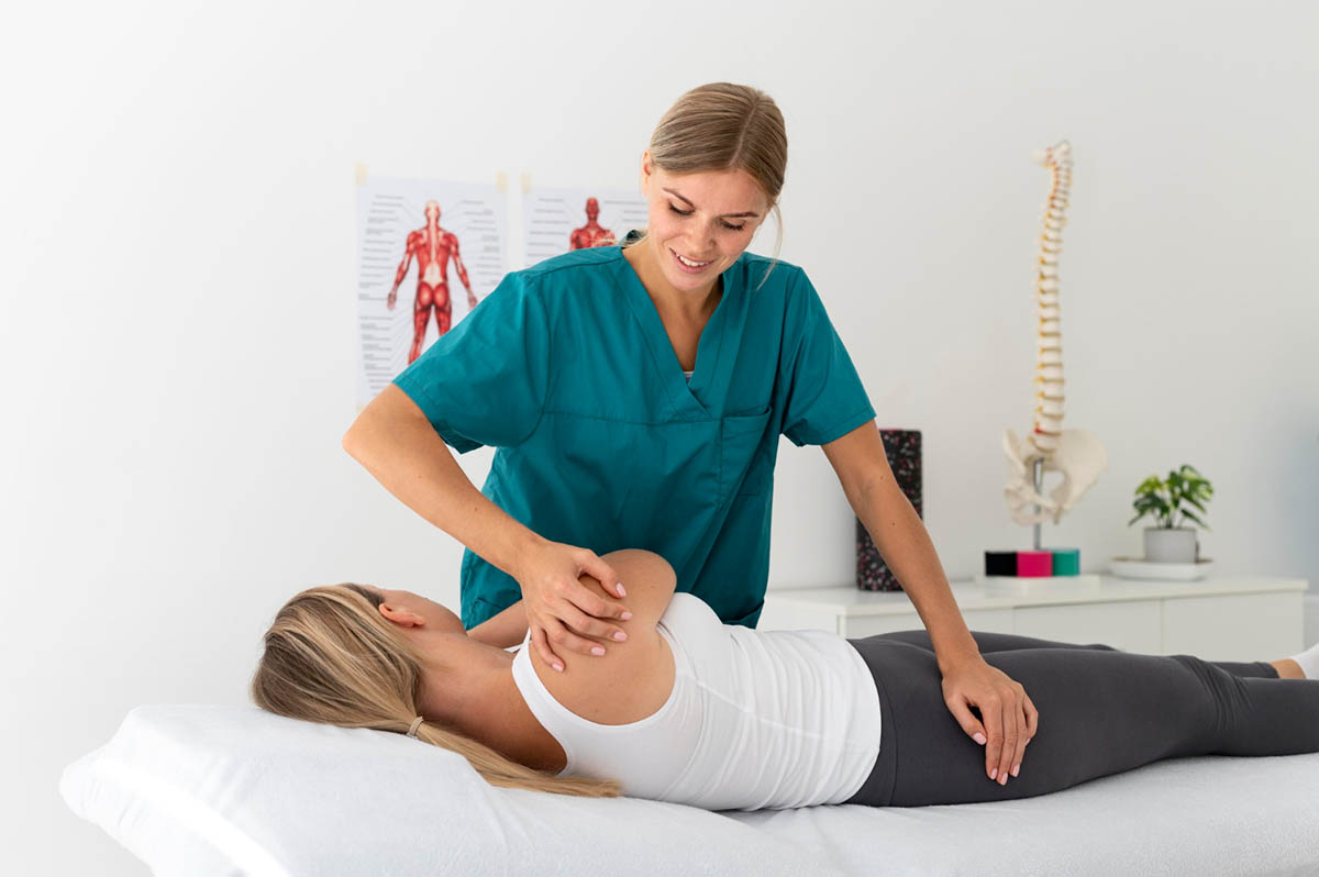 How to Decide Between Physical Therapy and Sports Medicine